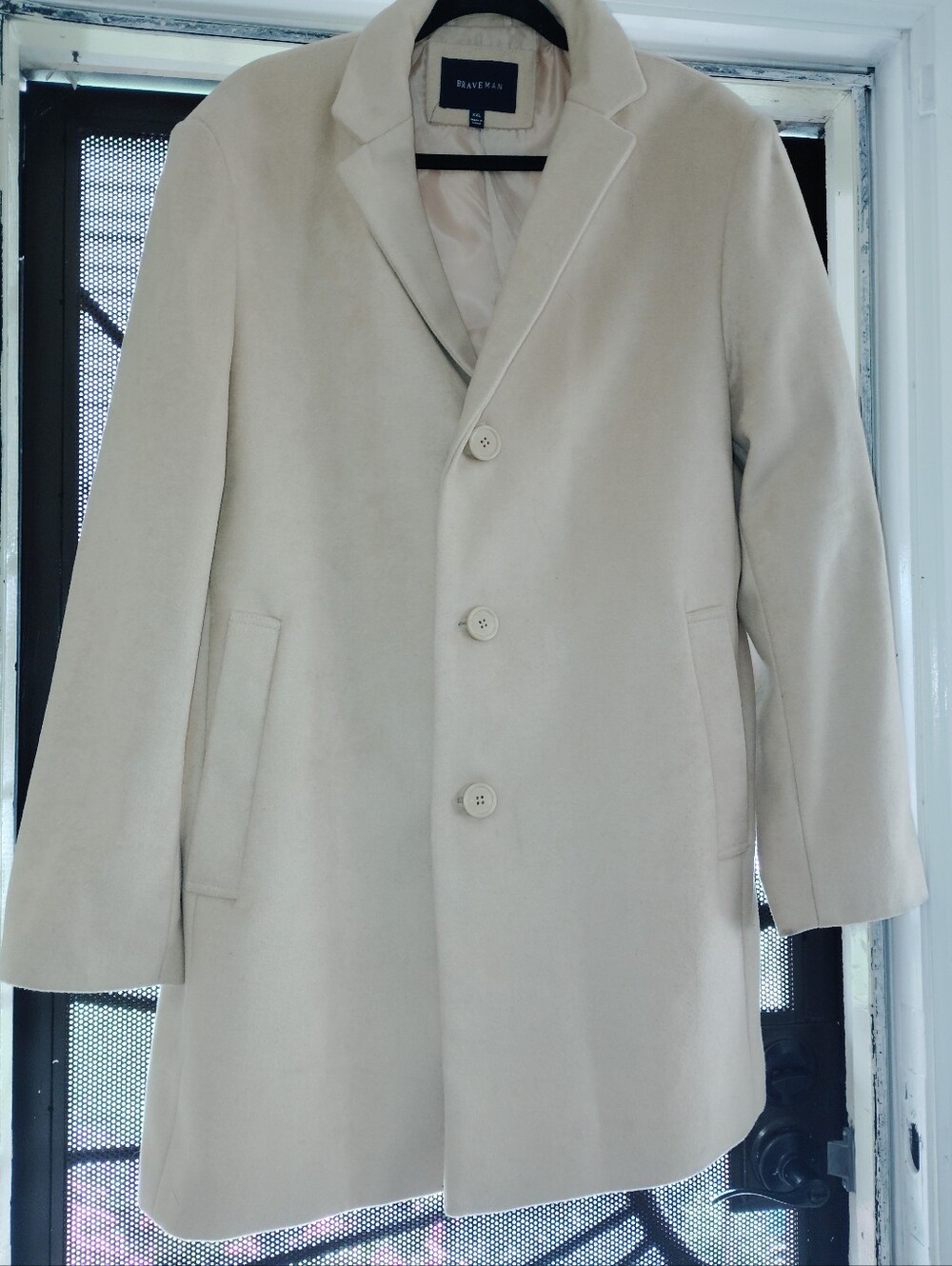 ,2xl Braveman men's single-breasted wool blend topcoat features a classic notche